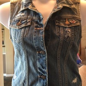 Size Large, Hollister blue jean vest, worn once!